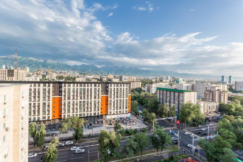 Квартира С Видом На Горы Almaty Exterior foto